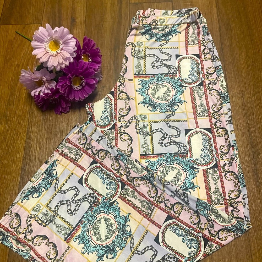 ***PRETTY LITTLE THING fancy print WIDE LEG pants SZ 12***